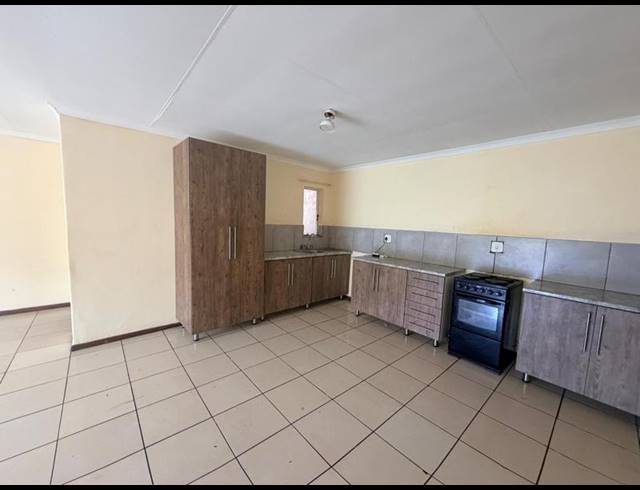2 BEDROOM PROPERTY TO RENT IN LAUDIUM